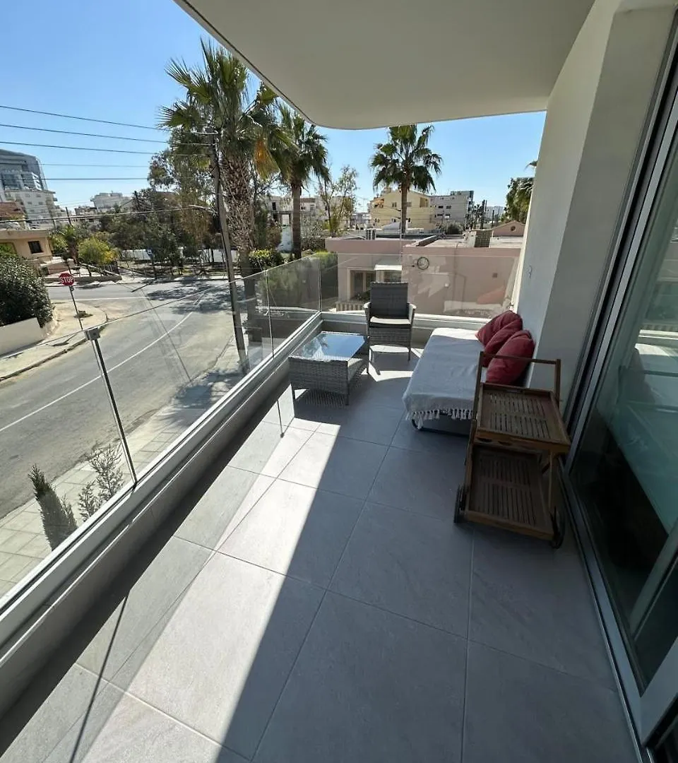 Stay Digital Den Apartment Larnaca